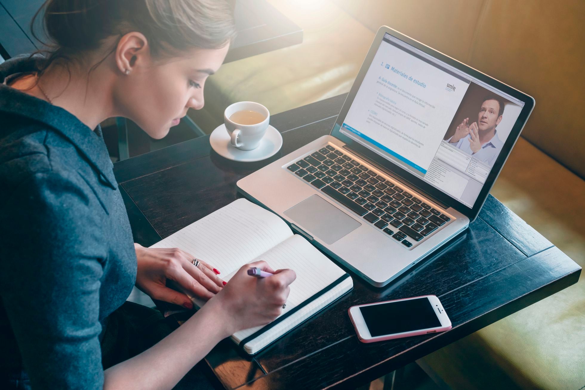 Universidad online: Por qué seguirás asistiendo a clases virtuales cuando  se pueda volver a las aulas | Futuros Educación | EL PAÍS