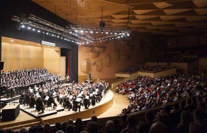 Concierto de la Sinfónica de Galicia bajo la dirección de López Cobos.