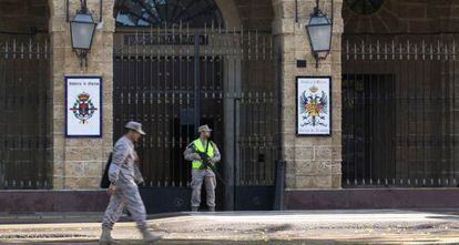 Militares, en el Cuartel de la Armada de San Fernando (C&aacute;diz). 