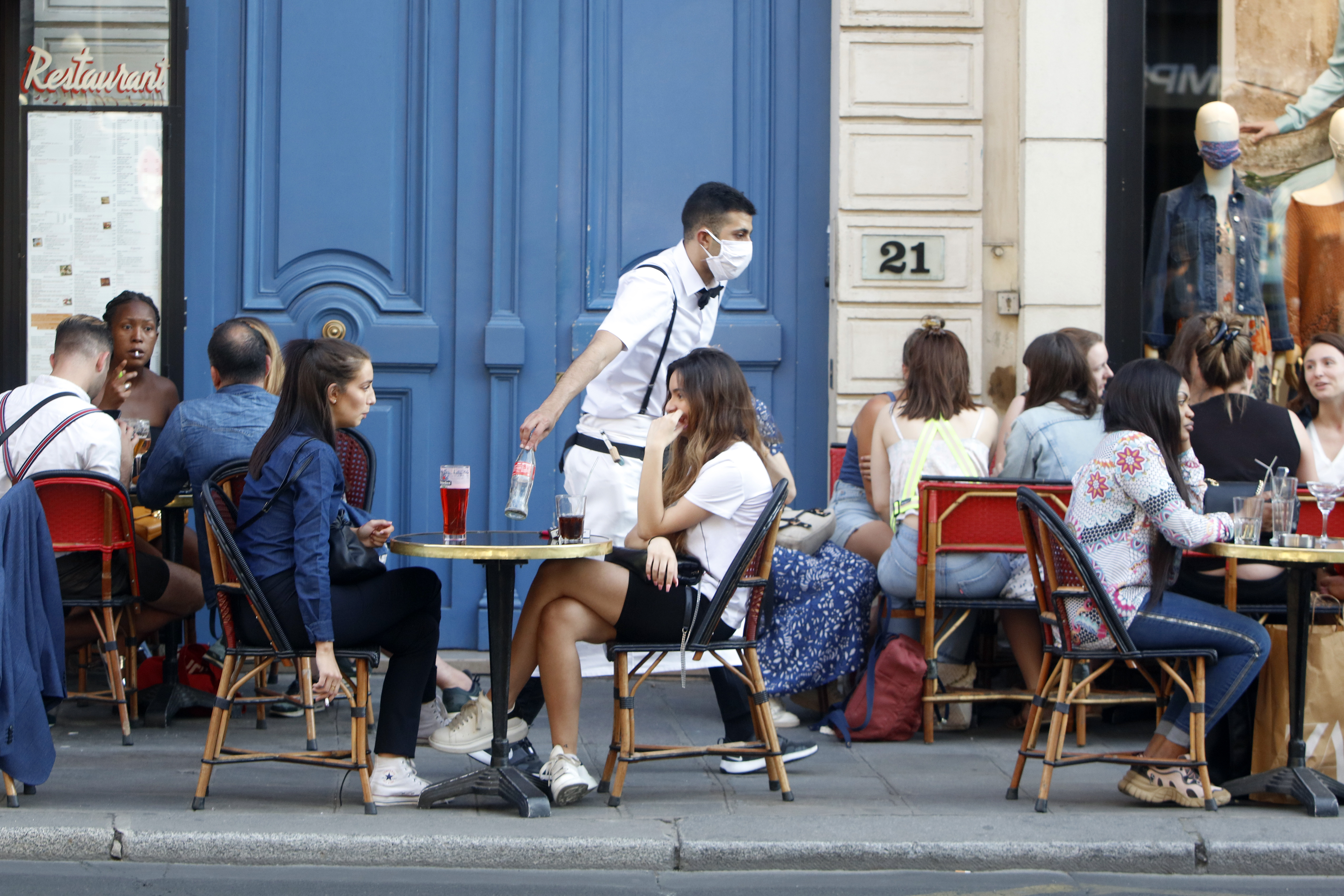 Una terraza de París.