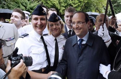 Hollande, durante una recepción este viernes en el Ministerio de Defensa.