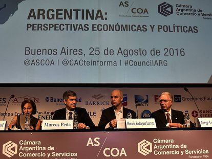 Susan Segal, de AS/COA, el jefe de ministros Marcos Pe&ntilde;a, el alcalde de Buenos Aires Horacio Rodr&iacute;guez Larreta y el presidente de la CAC, Jorge Di Fiori.