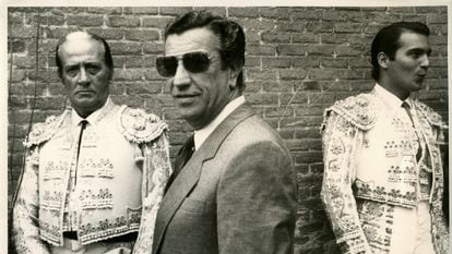 Juan Antonio Arévalo, entre Antoñete y El Yiyo, el 18 de mayo de 1985, en la plaza de Las Ventas.