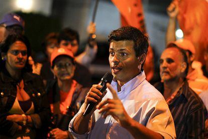 Leopoldo López, uno de los rivales más fuertes para disputar la presidencia a Chávez, en un acto en Caracas el pasado mes de marzo.