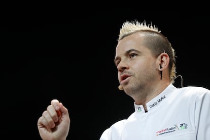 El chef español Dabiz Muñoz, del restaurante Diverxo de Madrid, en una ponencia durante la segunda jornada del congreso gastronómico internacional Madrid Fusión, el 29 de marzo de 2022 en Madrid.