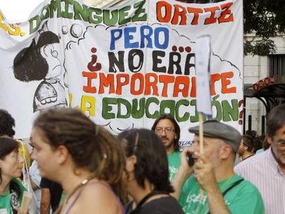 Cientos de personas se manifiestan en Madrid contra los recortes educativos