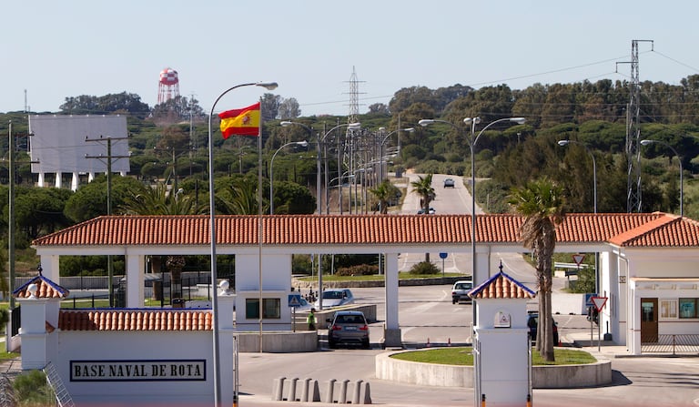 Entrada de la base naval de Rota (Cádiz), que alberga el escuadrón de destructores de la Marina estadounidense.
