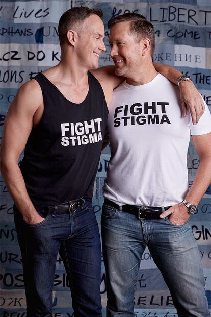 El eslogan 'Fight Stigma' ('combate el estigma') protagoniza la colección LGTBQ que Levi's ha presenta este 2017. Camisetas con el lema, gorras, bandanas y vaqueros conforma la propuesta. Todos lo beneficios de las ventas serán donados a Harvey Milk Foundation y Stonewall Community foundation.