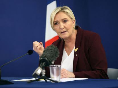 La candidata a las elecciones francesas, Marine Le Pen, durante una entrevista.