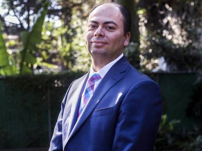 El director ejecutivo del CEEY, Roberto Vélez, antes de la entrevista.