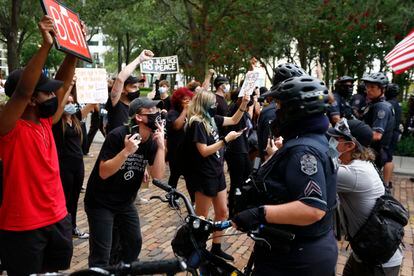 Activistas del movimiento Black Lives Matter, durante una protesta en Tampa, EE UU.