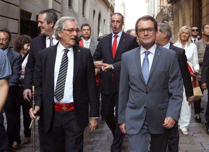 El presidente de la Generalitat, Artur Mas (I), junto a Xavier Trias (d), alcalde de Barcelona.