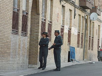 Agentes de la Guardia Civil en Granada, en una imagen de archivo.