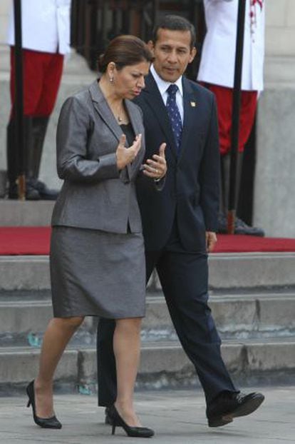 Ollanta Humala conversa con Laura Chinchilla.