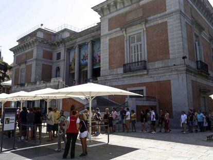 Colas para entrar al Museo del Prado. / ÁLVARO GARCÍA 