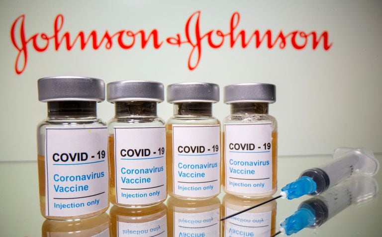 Johnson & Johnson solicita la aprobación de su vacuna a las autoridades  sanitarias de EE UU | Sociedad | EL PAÍS