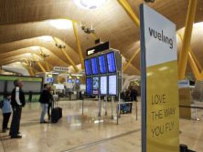 Vista del interior de la terminal T4 del aeropuerto de Barajas, en Madrid.