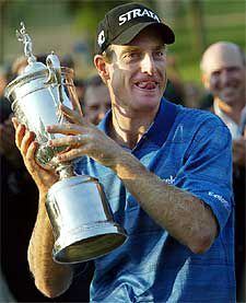 Jim Furyk, feliz con su trofeo.