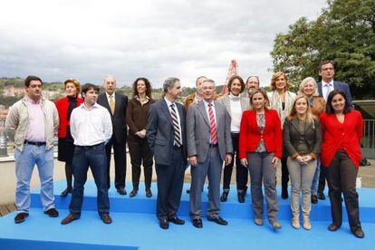 l PP presentó ayer en Bilbao a sus candidatos para el Congreso y el Senado de cara a las generales del 20 de noviembre. / fernando domingo-aldama
