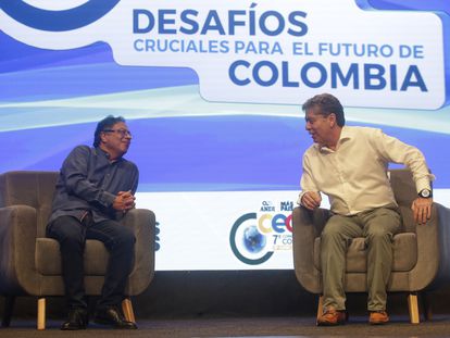 Gustavo Petro y Bruce Mac Master durante el Congreso Empresarial Colombiano en Cartagena, en diciembre de 2022.