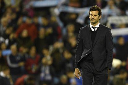 Solari, durante el partido del Real Madrid contra el Celta este domingo.