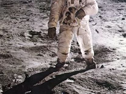 Aldrin fotografiat per Armstrong, durant la seva passejada lunar.