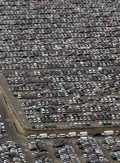 La acumulación de coches ha sido uno de los principales problemas del sector en los últimos meses.
