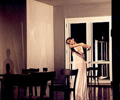Pina Baush, en la coreografía <I>Café Muller</I>, fotografíada por Pedro Almodóvar.
