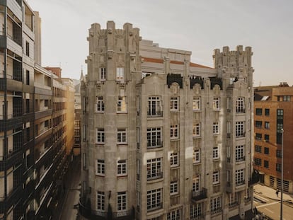 La fachada del hotel El Môderne, en Gijón.