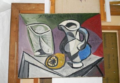 'Verre et Pichet' (Vaso y jarra), realizado por Picasso en 1944, fue robado de una exposición en Suiza en 2008 y hallado hoy en Belgrado por la policía serba.