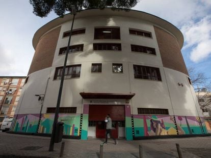 El edificio del Centro Municipal de Innovación Vecinal y Desarrollo en la calle Godella, 104.