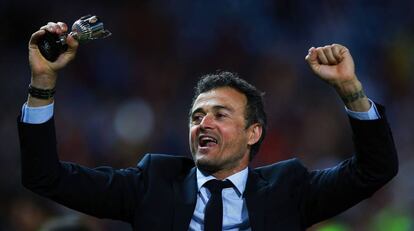 Luis Enrique celebra el triomf de la Copa.