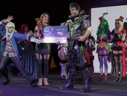 Entrega de premios del certamen de pasarela cosplay de 2017.