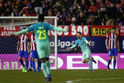 Messi celebra su gol al Atlétic.