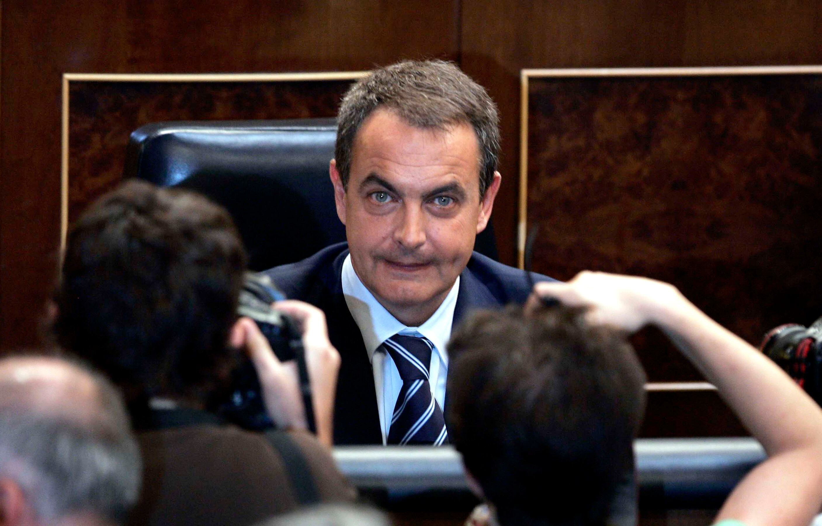Los fotógrafos de prensa tomaban imágenes del presidente del Gobierno, José Luis Rodríguez Zapatero, antes de comenzar el debate sobre el estado de la nación, en 2007.