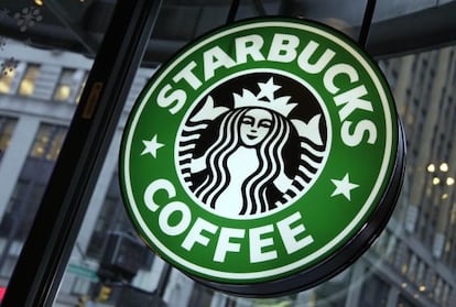 Una cafetería de Starbucks en Nueva York