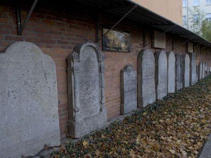 Tumbas del cementerio jud&iacute;o de Berl&iacute;n donode ha sido encontrado el cuerpo.