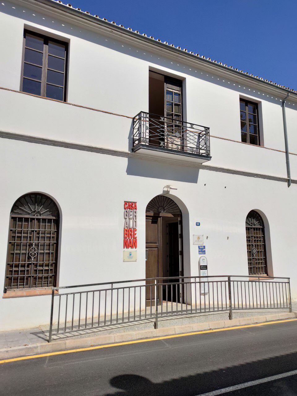 Fachada de la Casa Gerald Brenan, en Churriana (Málaga).