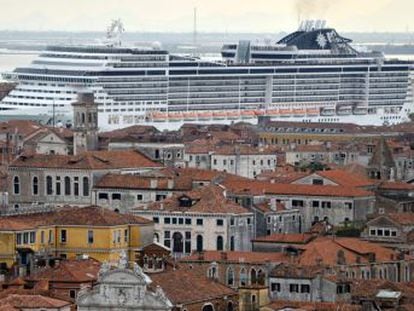 La Unesco lanza un ultimátum a Italia por no impedir el tránsito de cruceros ni el turismo masivo