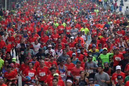 Una vista general del maratón en el que participaron más de 40.000 corredores