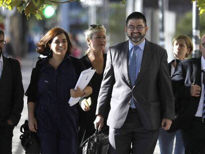 Los concejales Celia Mayer y Carlos Sánchez Mato, a su llegada al juzgado en 2017.