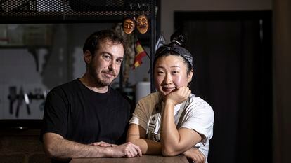 Raúl Rivelles y Haesung Yoon son los propietarios del restaurante valenciano La taula de Yoon.