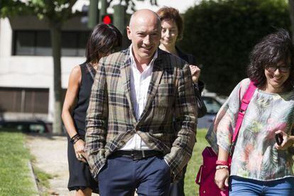 Luis Aláez llega a los juzgados de Santiago el pasado mes de agosto.