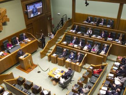Vista general del sal&oacute;n de sesiones del Parlamento vasco durante un pleno del pasado mes de marzo.