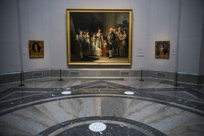 Vista de la sala 32, que sigue presidiendo 'La familia de Carlos IV', de Goya.