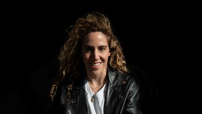 La escritora Amalia Andrade en la Feria Internacional del Libro de Guadalajara, el 29 de noviembre de 2023.