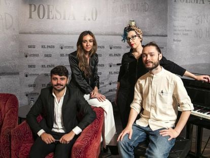 De izquierda a derecha, Miguel Gane, Loreto Sesma, Ana Elena Pena y David Galán, en el Encuentro de Poesía en el Teatro Real.