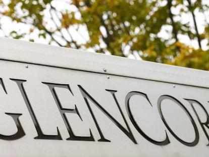 Logotipo de Glencore en Baar (Suiza).