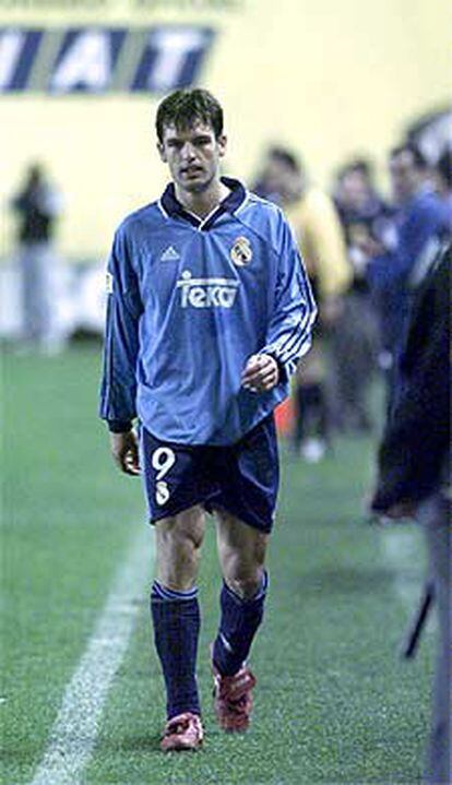 Morientes, en un partido del Madrid en 1999.