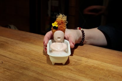 Tómate un baño, pincho del cocinero Alberto Montes que se puede pedir en el restaurante pucelano Atypikal.